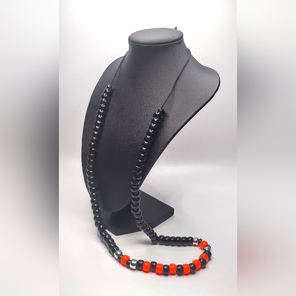 GLOW NECKLACES - Picture 2 of 16